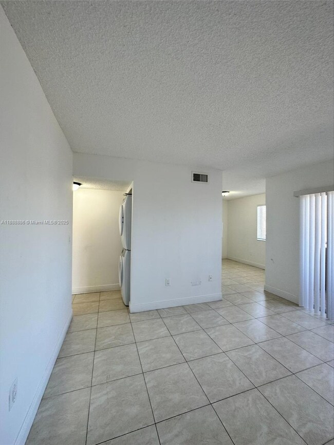 6214 SW 131st Ct unit 201, Miami, FL 33183 - photo 3