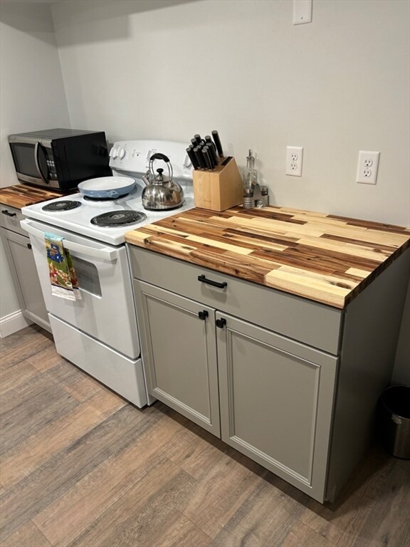 89 Nash Rd unit A, Weymouth, MA 02190 - photo 3