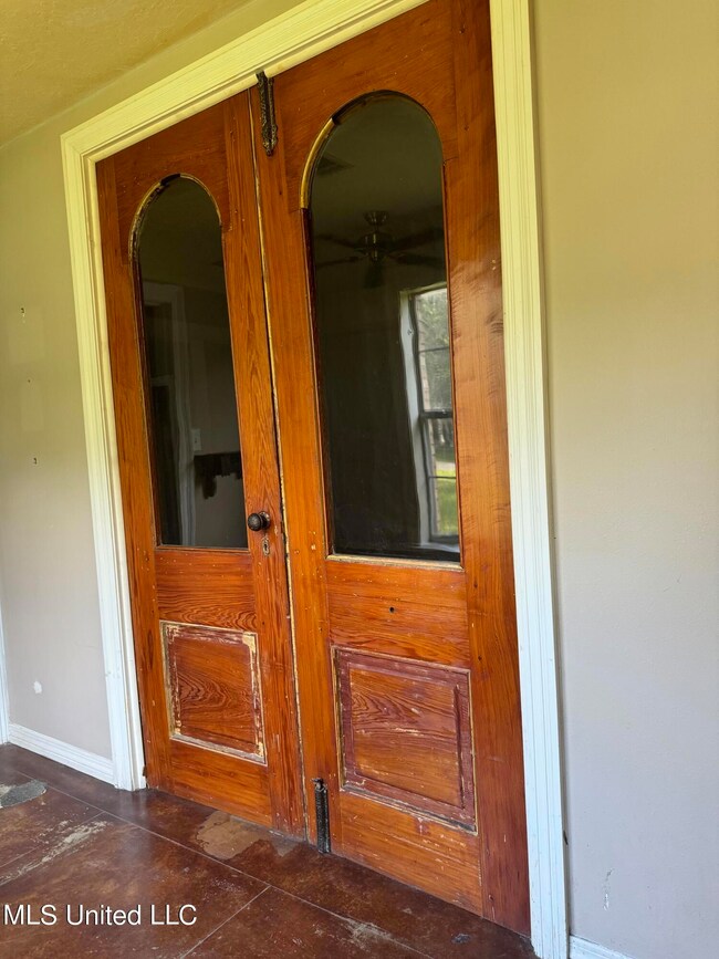 HONDURAS ANTIQUE DOORS CLOSE UP