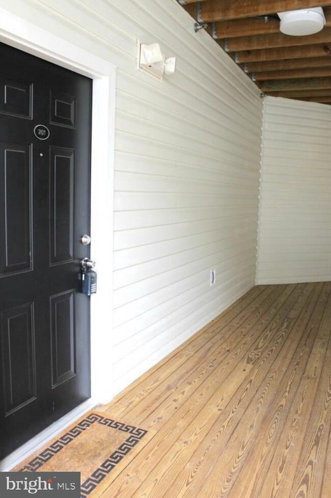 22611 Blue Elder Terrace unit 201, Ashburn, VA 20148 - photo 4