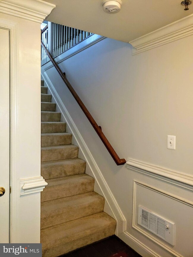 7117 Huntley Creek Place unit 46, Alexandria, VA 22306 - photo 2