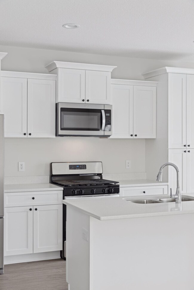 628 Franklin St, Roberts, WI 54023 - photo 7