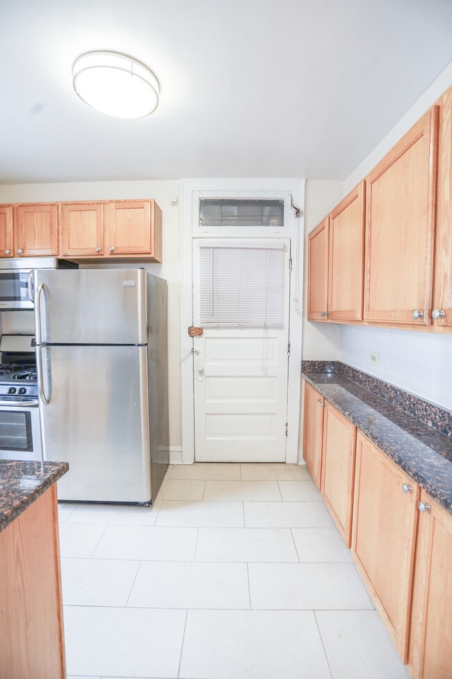 4805 N Bell Ave unit 3N, Chicago, IL 60625 - photo 5