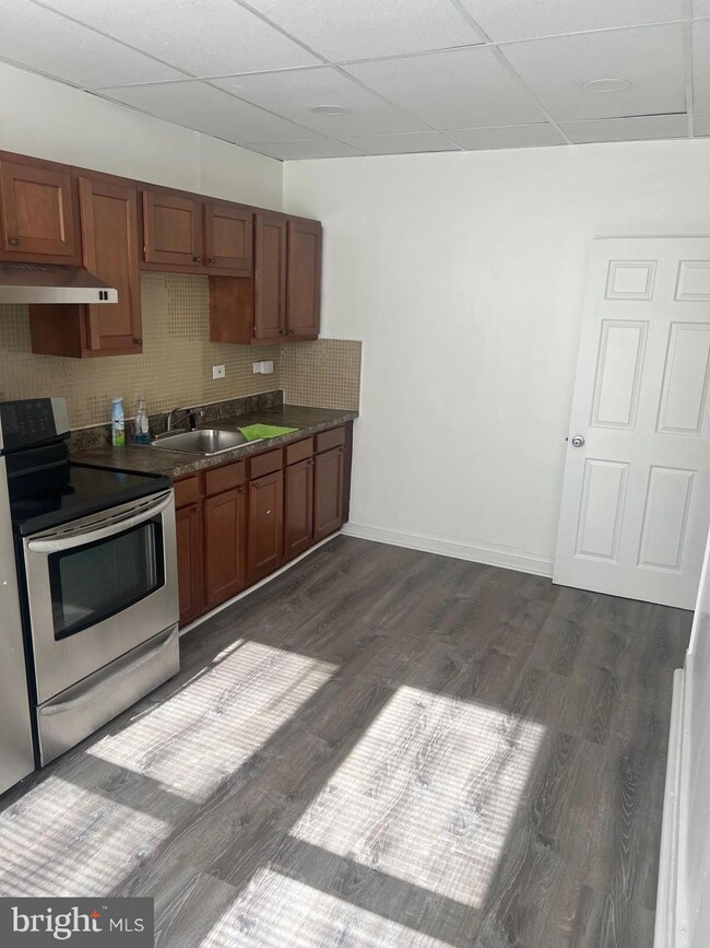 149 S 4th St, Reading, PA 19602 - photo 5