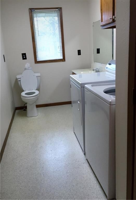 Main level 1/2 bath and utility