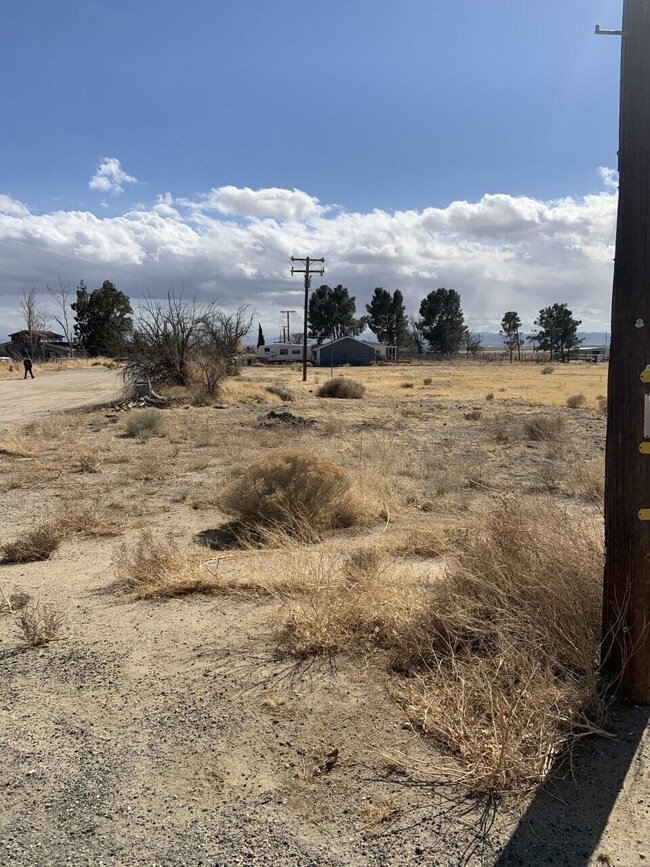 0 Knox and Werner unit 21002014, Rosamond, CA 93560 - photo 3