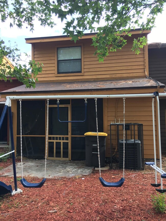 4554 Melissa Ct N, Jacksonville, FL 32210 - photo 6