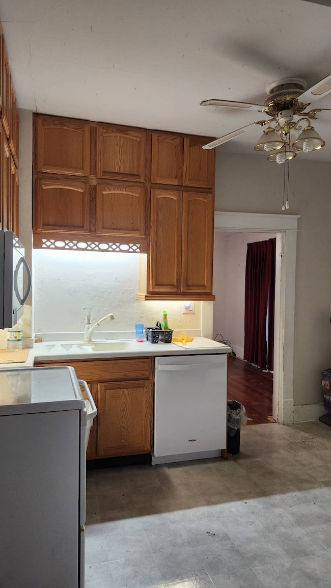 506 Ce Thompson Ave, Wolbach, NE 68882 - photo 6