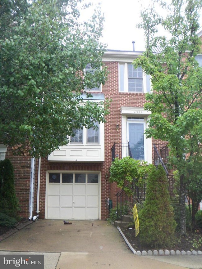 12766 Dogwood Hills Ln, Fairfax, VA 22033 - photo 2