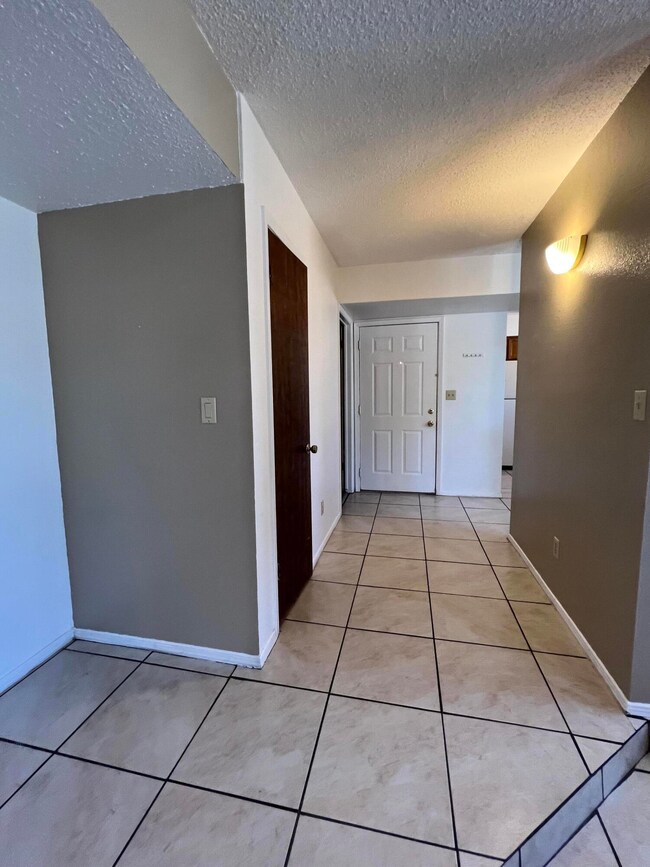 3544(A)BLUEGROVE-EntryFoyer(3)