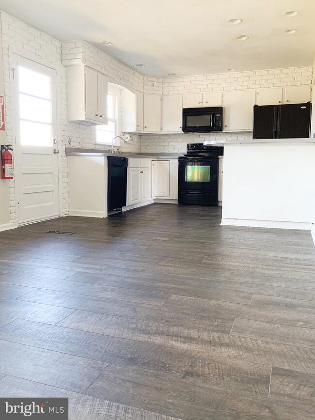 1137 Blue Bell Rd unit A, Williamstown, NJ 08094 - photo 5