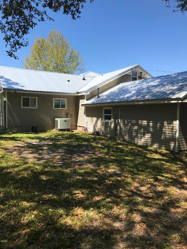 3800 Torres Ave, Moss Point, MS 39563 - photo 3