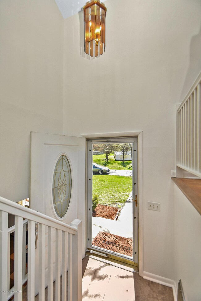 1106 Wedgewood Lake Dr, Stroudsburg, PA 18360 - photo 4