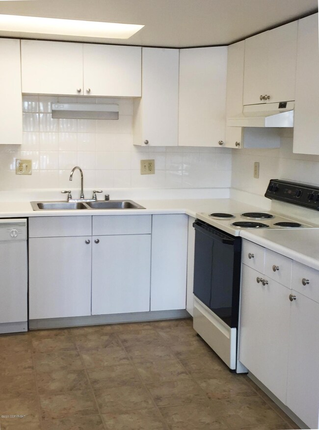 4320 Checkmate Dr unit 3, Anchorage, AK 99508 - photo 3