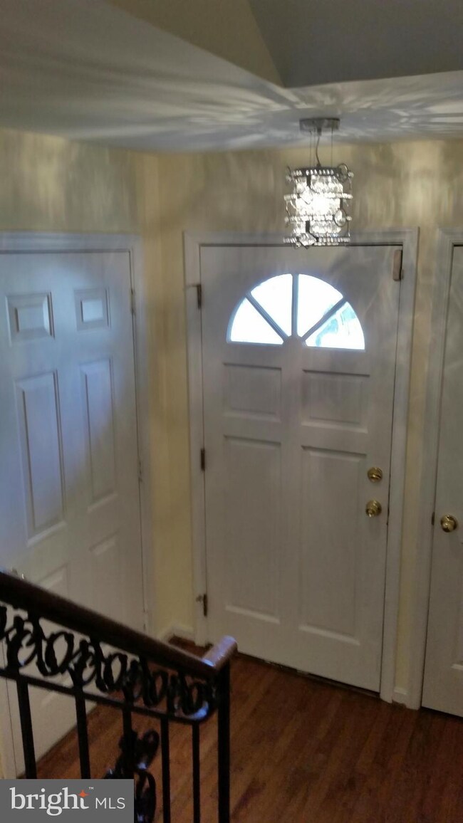 84 Victoria Square, Frederick, MD 21702 - photo 2