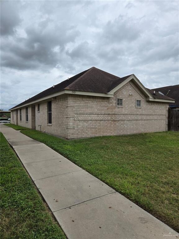 1513 Acme Ln unit B, Edinburg, TX 78541 - photo 2