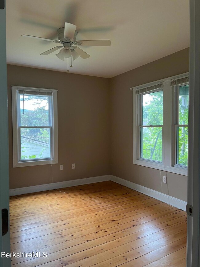 5 West St, Adams, MA 01220 - photo 4