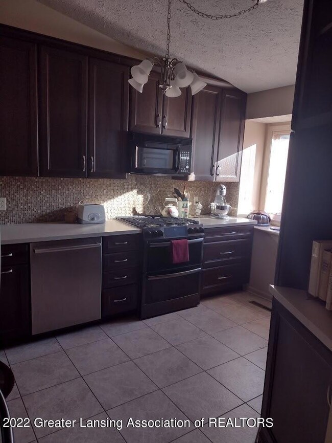 1116 Boulder Ct-Kit a