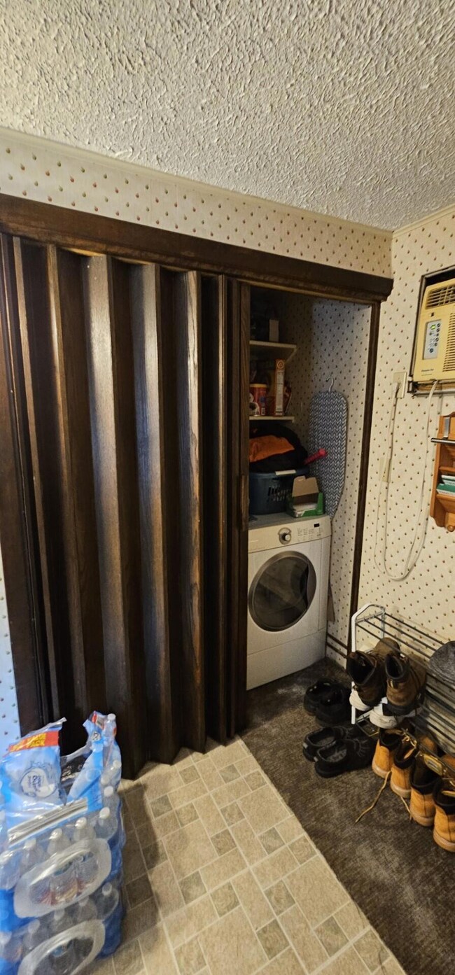 07-laundry 2nd fl