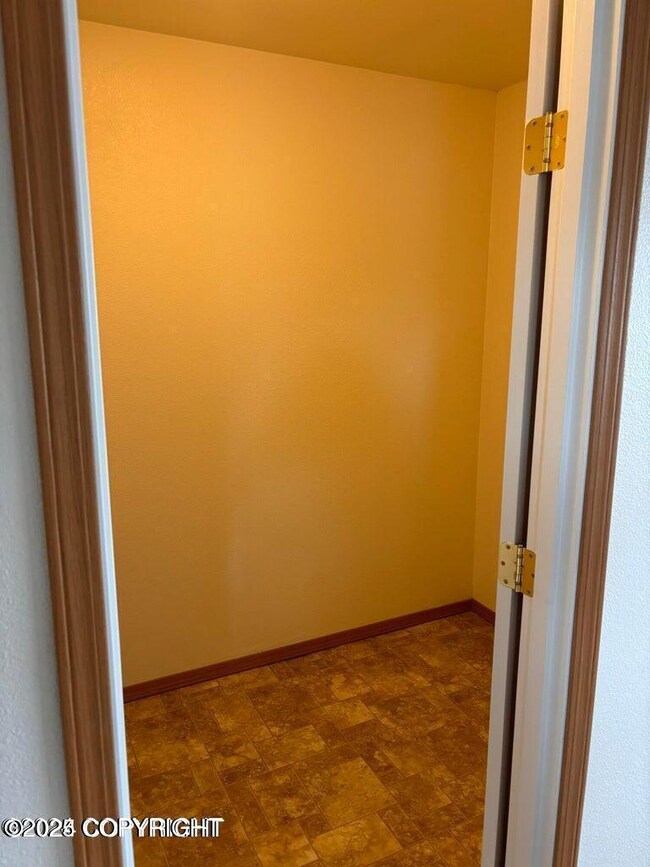 5350 Lake Otis Pkwy unit 4, Anchorage, AK 99507 - photo 5