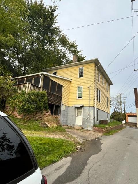 167 N Spring St, Logan, OH 43138 - photo 3