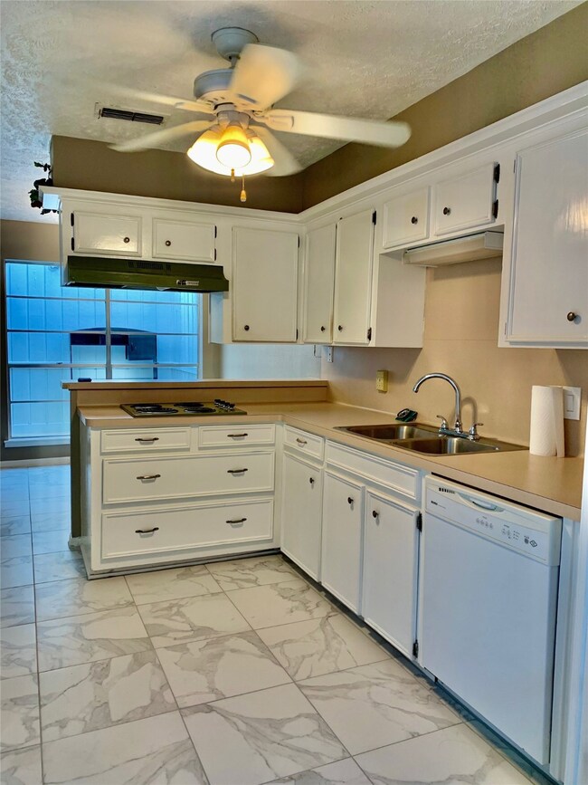 11455 Sabo Rd, Houston, TX 77089 - photo 4