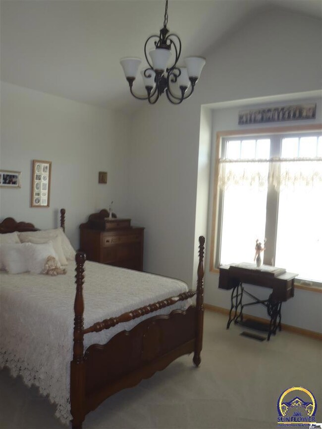 4445 SW Brandywine Ln, Topeka, KS 66610 - photo 7