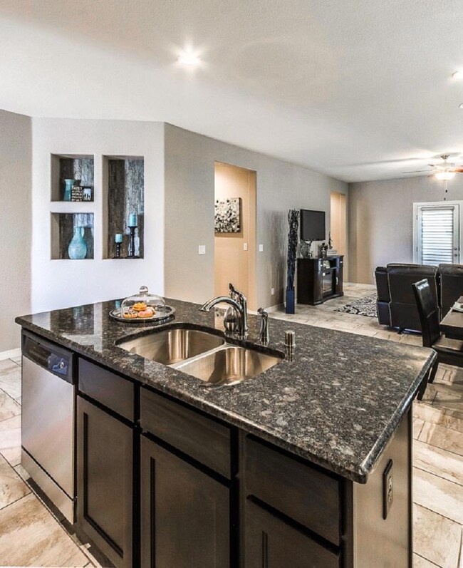 13557 Sproatley St, El Paso, TX 79928 - photo 6