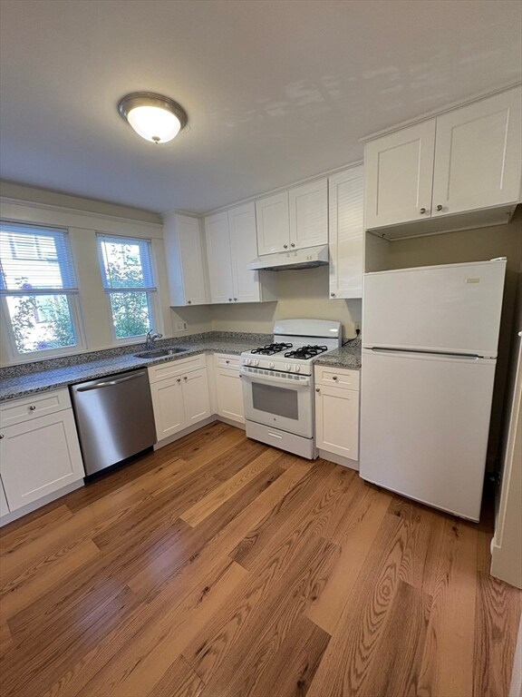 100 Warwick Rd unit 100, Newton, MA 02465 - photo 5