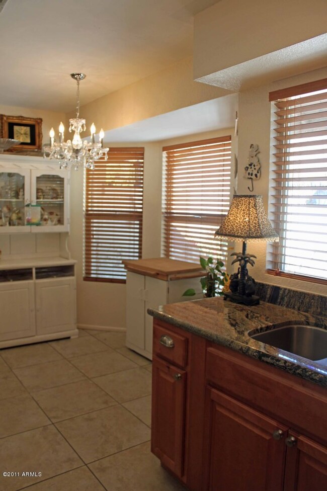 Eat-in Kitchen