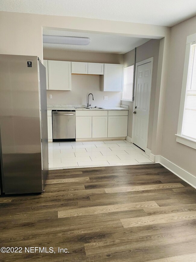 2DE04B92-6C7B-4497-8697-28D66D692098