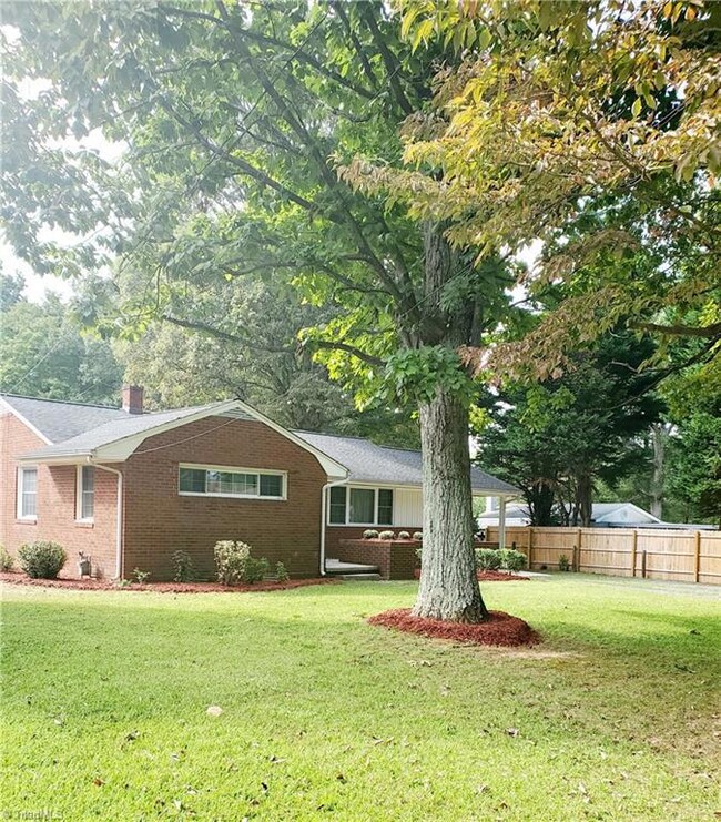 322 Lambert Dr, Asheboro, NC 27205 - photo 2