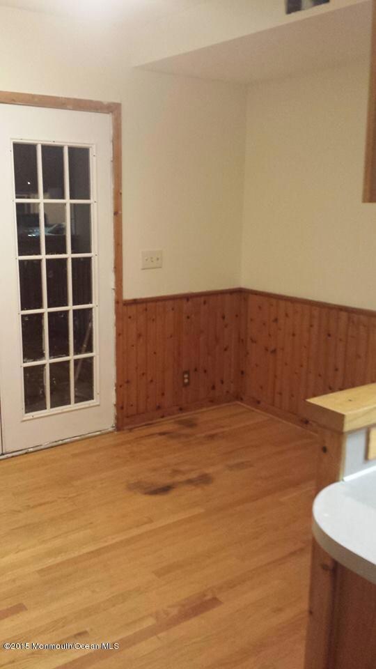 267 Roosevelt Ave unit 2nd Floor Summer, Oakhurst, NJ 07755 - photo 4