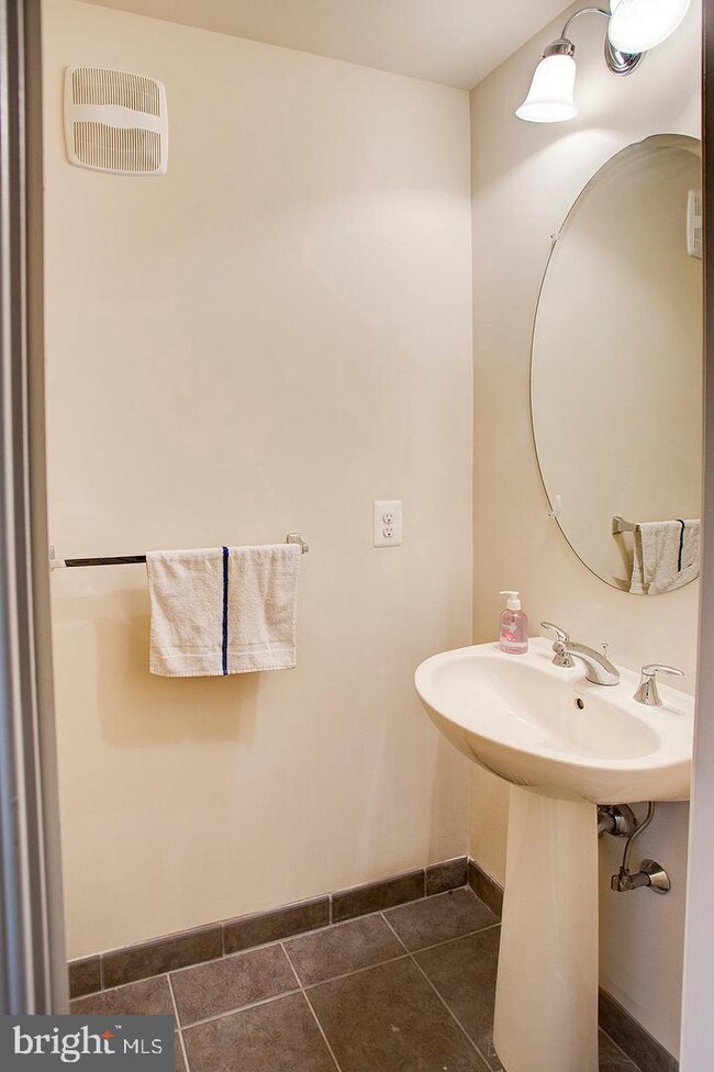 43039 Clarks Mill Terrace, Ashburn, VA 20148 - photo 7