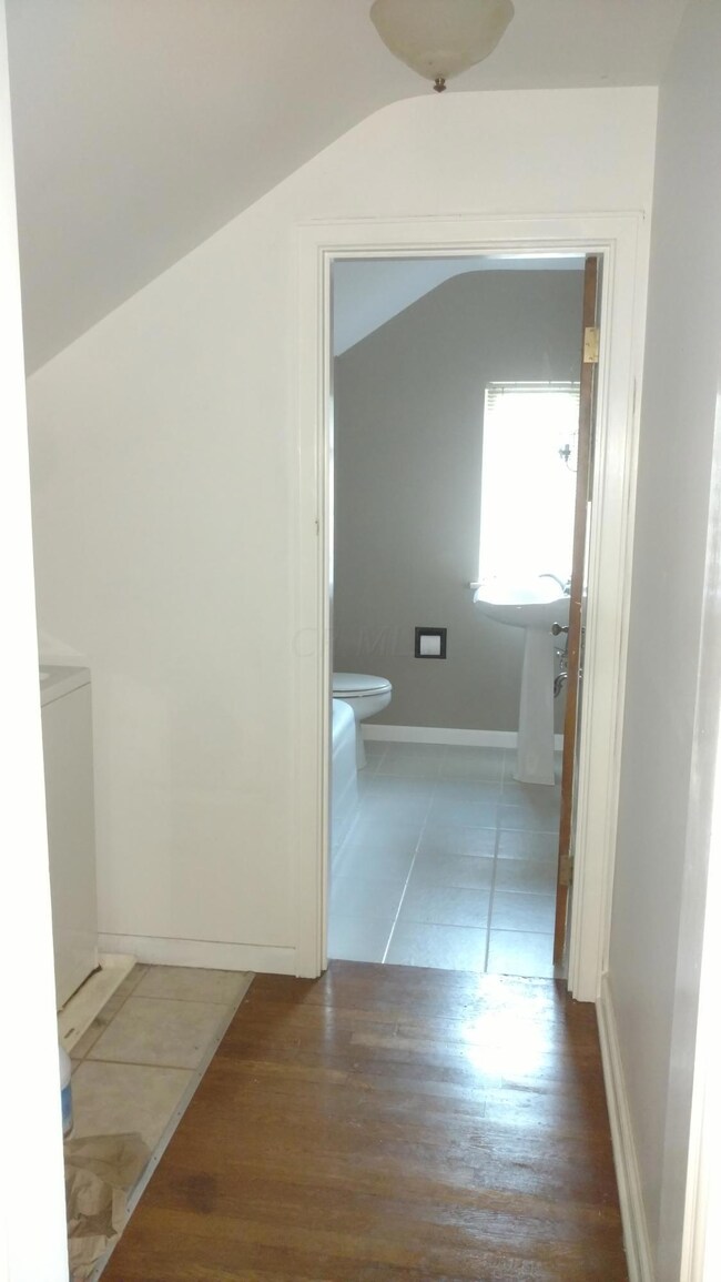 628 Marburn 2nd floor laundry