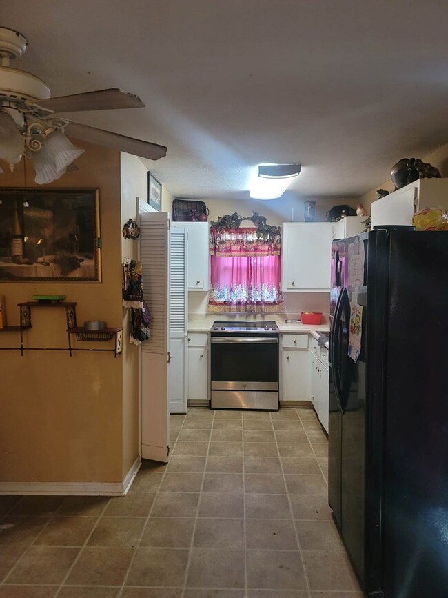 1311 Eager Ave, Albany, GA 31707 - photo 6