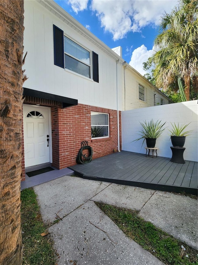 107 S Lauber Way unit B, Tampa, FL 33609 - photo 2