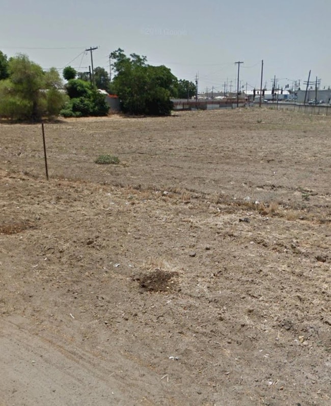 3012 E Belgravia Ave, Fresno, CA 93721 - photo 2