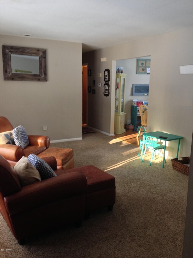 588 Adapointe Dr SE, Ada, MI 49301 - photo 2