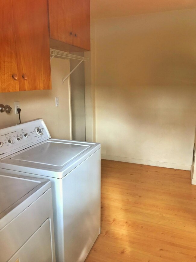 1653 Springbrook Rd, Medford, OR 97504 - photo 7