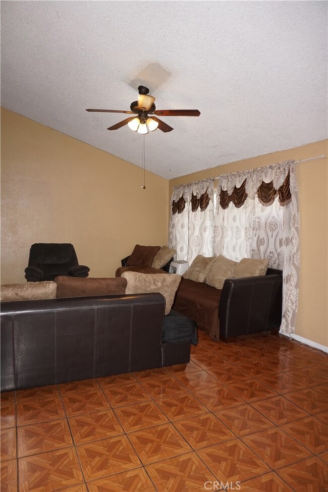 9968 Almeria Ct, Fontana, CA 92335 - photo 3