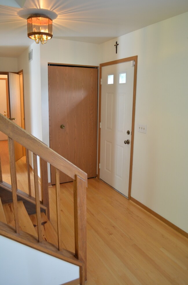 2039 University Dr, Naperville, IL 60565 - photo 3