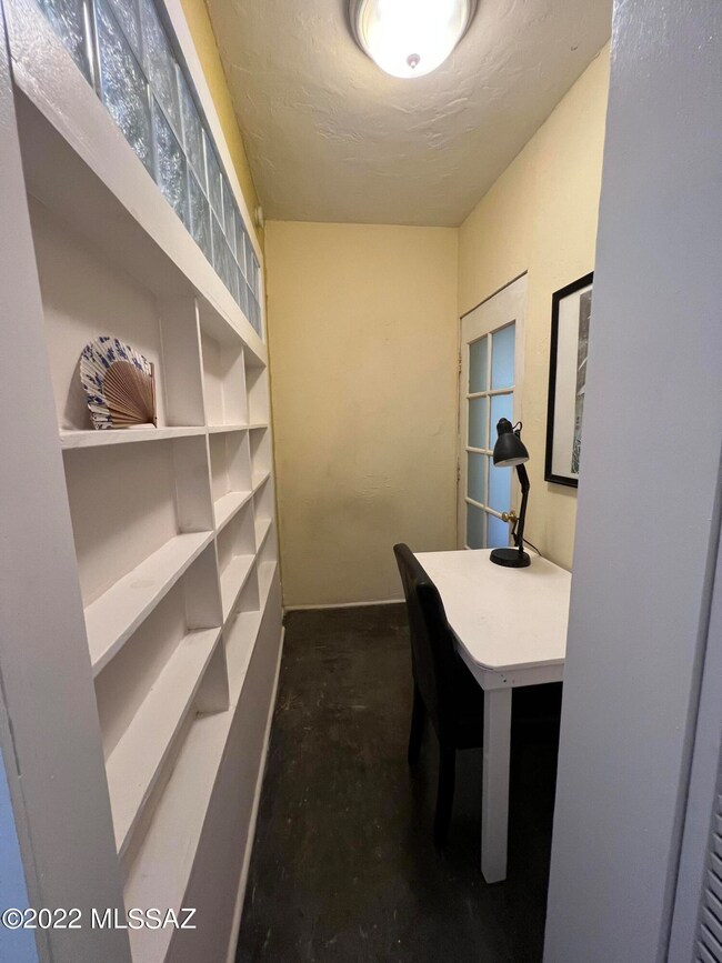 2215 E La Mirada St unit D, Tucson, AZ 85719 - photo 6