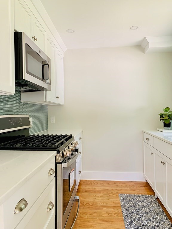 54 Pomeroy Ln, Amherst, MA 01002 - photo 7