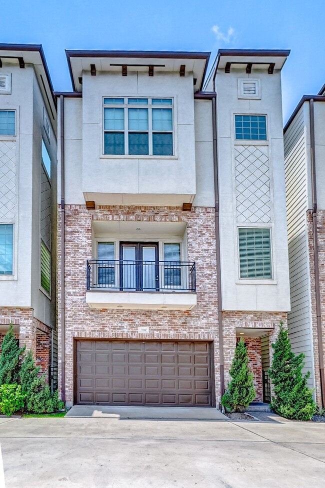 2209 Chenevert St unit C, Houston, TX 77003 - photo 3