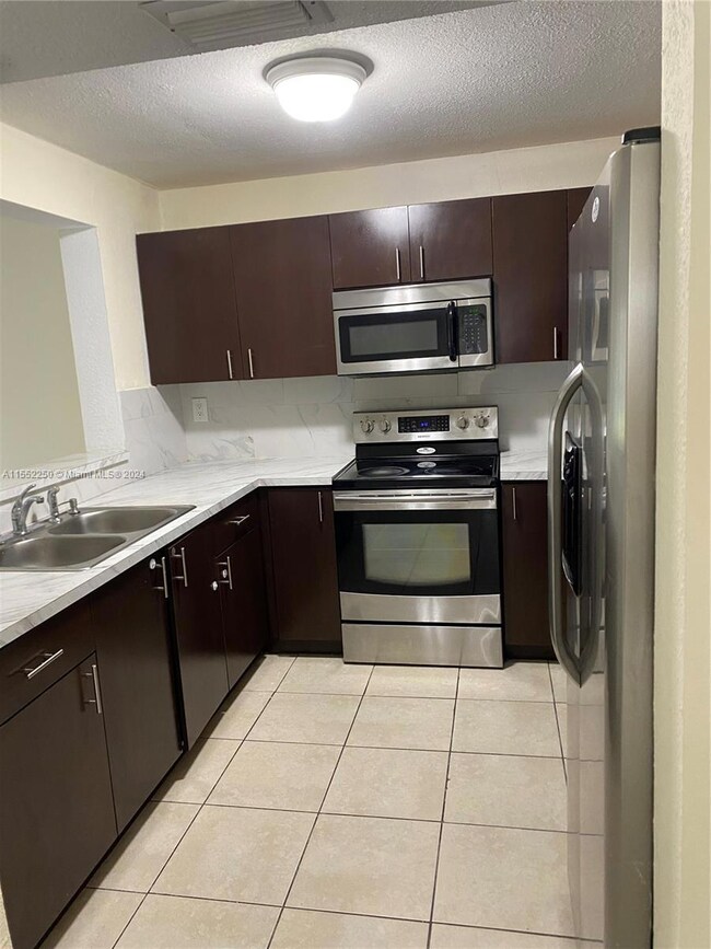 15430 SW 82nd Ln unit 611, Miami, FL 33193 - photo 5