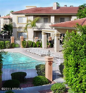 Tapatio Cliffs Pool
