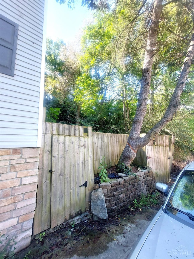 507 Tafel St, Cincinnati, OH 45225 - photo 2