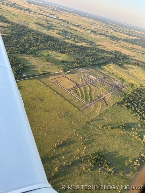 11009 Verlyn Dr, Madill, OK 73446 - photo 3