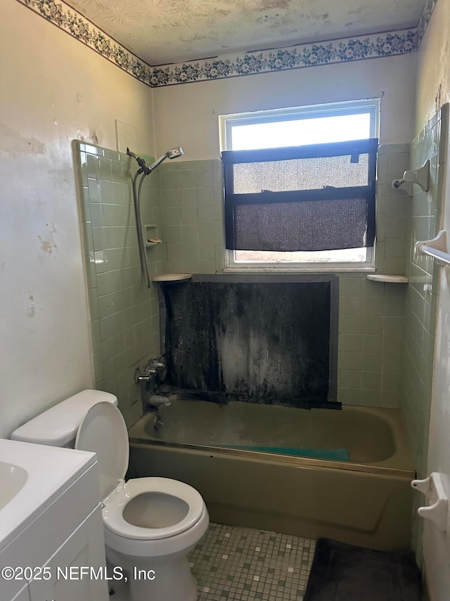 4544 Melvin Cir W, Jacksonville, FL 32210 - photo 4